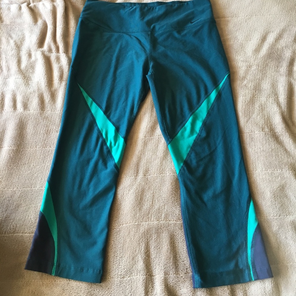 Nike dri fit crops